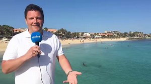 En rejse til Kap Verde er perfekt for dig, som ønsker en afslappende og solsikker vinterferie i et behageligt klima. Med Apollo rejser du direkte til øen Sal og feriebyen Santa Maria fra kun 3.998,- i vintersæsonen. Se mere >> http://fal.cn/VBHF | Apollo Rejser