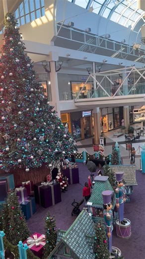 November at Arden Fair was pure magic ✨ From Santa’s grand arrival to our cozy Storytime & Pajama Party, and the debut of the Sacramento Rewind exhibit — we loved celebrating the season with you. ❤️ Here’s to even more holiday cheer in December! 🎄📸 | Arden Fair