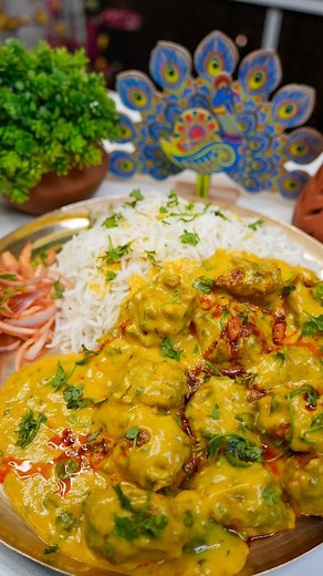 Arunima Saha on Instagram: "Punjabi Kadhi Chawal ASMR - Curd 100 gm - Gram Flour (Besan) 2 Tsp - Salt 1 Tsp - Turmeric Powder 1/2 Tsp - Water 1 Cup - Mix Them Well - Heat A Pan With 2 Tsp Oil - Add Dry Spices(Red Chilli, Pinch Of Cumin, Corriander & Fenugreek - Curry Leaves, Green Chilli, Asafoetida & Grated Ginger - Pour Curd Mixture - Mix Them Well & Cover The Lid - Cook For 5 -10 Minutes On Low Flame - Let's Prepare Pakoda - Make A Mixture Of Chopped Onion, Chilli, Curry & Corriander Leaves, 