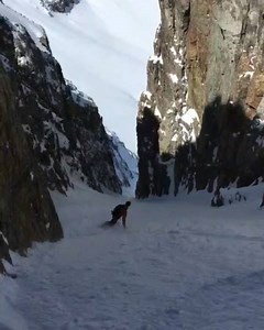 Baked in Telluride. The #lodgeboys are back to their roots for an epic spring in the San Juan. Harry Kearney and Jerry Mark getting into some steep, deep and spicy runs for this weekends #jonesridereport https://www.jonessnowboards.com/en-US/gear/mens-splitboards/solution-splitboard.html#01 #jonessolution #jonesbackpacks | Jones Snowboards