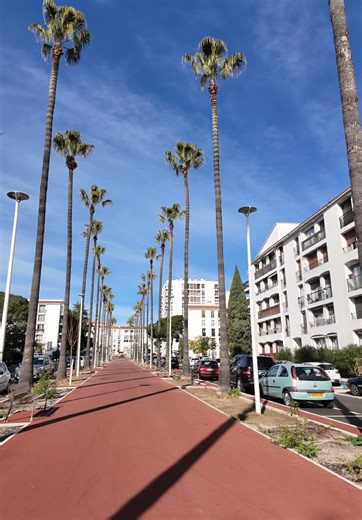 📍 Pourquoi j’interviens autant au Moulin à Vent à Perpignan ? 🏡 C’est un secteur que je connais parfaitement 📊 J’y vends régulièrement des appartements 🎓 Quartier très recherché : université, commerces, transports 📈 J’y investis moi-même depuis des années 👥 J’ai une liste active de clients en recherche sur ce secteur 👉 Résultat : une estimation précise, en phase avec le marché réel. 📩 Besoin d’un avis de valeur ? 📞 06 95 63 87 03 ✉️ benjamin.terrier@iadfrance.fr #immo #iadfrance #Immobi