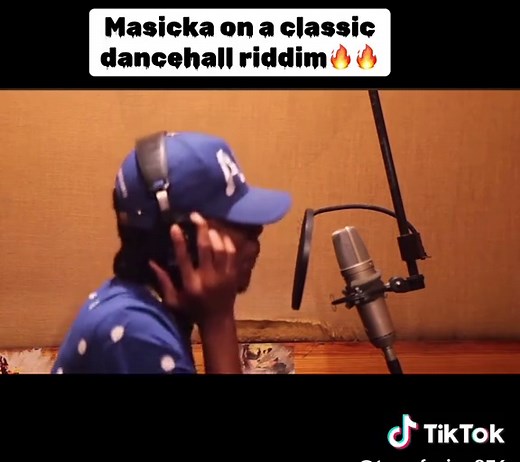Masicka Freestyle on Classic Dancehall Riddim