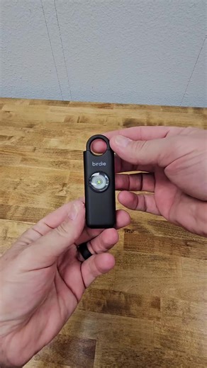 Feel safer anywhere with the She’s Birdie alarm 🔊💡 One pull = a loud siren flashing strobe to scare off threats and get attention fast. Clip it to your keys and go with confidence. #PersonalSafety #SafetyAlarm #SelfDefense #WomensSafety