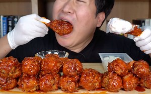 Heungsam 吃播 - 这位小哥哥大口吃鸡腿，好豪迈！