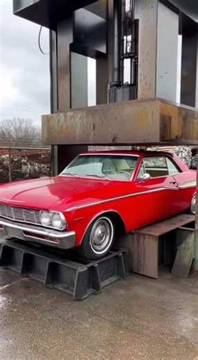 This Classic Didn’t Stand a Chance 😳💥 #CarCrushing #Satisfying