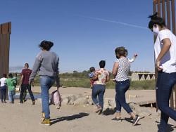 US to test expedited asylum screenings at Mexico border