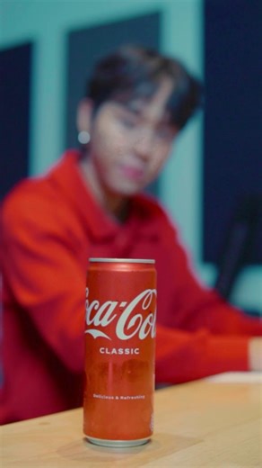 အုံမှိုင်းနေတဲ့စိတ်ကိုလန်းဆန်းမူတွေပေးနိုင်တာက… 🤔🥤😉 #CokeTime #RealMagic #CocaColaMM | Coca-Cola