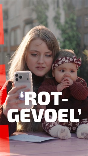 In Vier Handen Op Eén Buik delen jonge moeders hun zwangerschapsverhaal. Daar komen natuurlijk veel vragen en reacties op. Van lief tot... laten we zeggen: minder lief 💬. Nomi en Ash duiken erin en reageren op jullie comments. #VierHandenOpEenBuik | BNNVARA