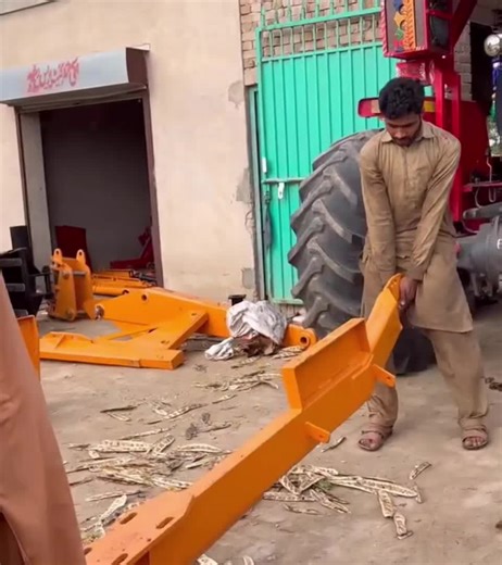 How to Mount an Excavator Crane on a Tractor