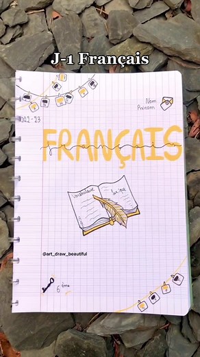 Page de Garde Français: Idées Artistiques pour un Cahier Créatif