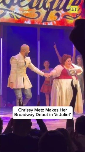 #chrissymetz makes her #broadway debut in ‘& Juliet’ (🎥: jpasc24)