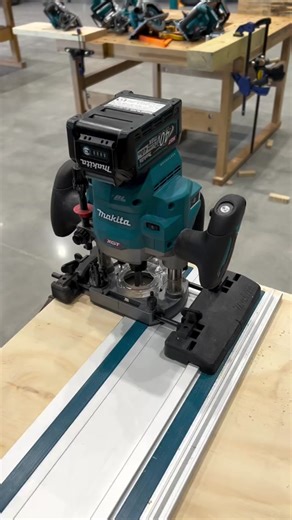 Makita 40V MAX XGT Brushless Plunge Router Overview