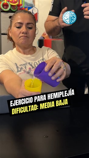 “Rehabilitación sencilla, pero con sustento científico.” Esa es la verdadera neurorehabilitación, el enfoque Real Solidarte. Te lo digo con firmeza: realizar ejercicios basados en ocurrencias o en propuestas excesivamente elaboradas, sin antes razonar el por qué y el para qué, desvirtúa el verdadero valor del proceso terapéutico. Esto no solo limita la mejoría del paciente, sino que también desgasta su motivación y le hace perder un tiempo valioso para su recuperación. Acércate a nosotros para u