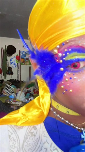 Eccentric Bird Makeup Ideas for a BlindedStar Look