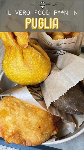 𝗚𝗮𝗯𝗿𝗶𝗲𝗹𝗲 𝗔𝗻𝗴𝗲𝗹𝘂𝗰𝗰𝗶 & 𝗠𝗮𝗿𝘁𝗶𝗻𝗮 𝗠𝗮𝗻𝗰𝗶𝗻𝗶 on Instagram: "Oggi vi portiamo con noi nel locale più #foodporn di Bari! 😋 📍Ci troviamo da @mastrociccio_mordilapuglia , in un locale sempre pienissimo e con delle super file, a dimostrazione di quanto si sia affermato nel panorama dello Streetfood barese! 🍔Noi questa volta non ci siamo proprio risparmiati ed abbiamo provato di tutto ed i piatti che vi consigliamo di provare sono sicuramente le #orecchiette alla cima di rapa