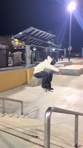 kickfliping every set at the park #skateboarding #viral #skateboardingisfun #fyp #kickflip