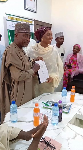 MINISTRY OF BASIC AND SECONDARY EDUCATION Update HANDING OVER / TAKING OVER CEREMONY The Ministry of Basic and Secondary Education today held a brief handing over and taking over ceremony between the outgoing Commissioner, Hajiya Zainab Musa Musawa, and the incoming Commissioner, Hon. Yusuf Sulaiman Jibia. The event took place at the Ministry’s Conference Hall, marking a smooth transition of leadership aimed at ensuring continuity in the ongoing reforms and developmental initiatives within the e