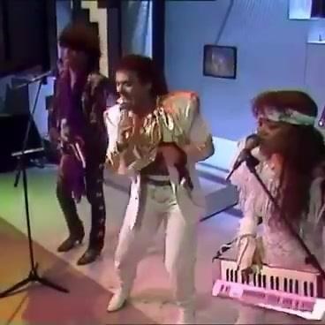 Shalamar with Howard Hewett, Micki Free, Delisa Davis perform their song from Beverly Hills Cop soundtrack 1985 Video https://youtu.be/uqfLynSgNAo | Shalamar