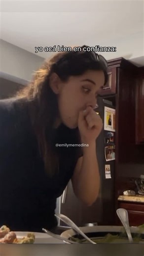 Emily Medina on Instagram: "un eructo así no sale de la nada, ya le puse marca de agua banda (ya lo vi en muchas cuentas) 🧍 #memes #cocacolazero #islove"