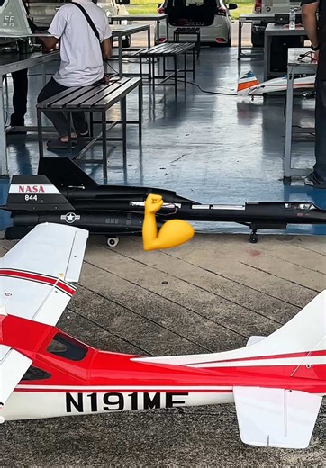 Exploring the SR-71: A Journey with RC Plane Enthusiasts