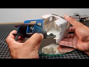 1/25 AMT Freightliner Cabover "the Seam"...Quick Build Tip