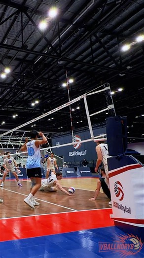 Boston Bounce Turns a Block Into a PERFECT Bic Kill 🤯🏐