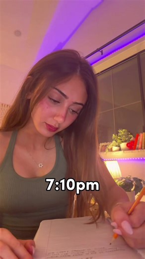 it’s fridayyyy we did it #homework #studytok #domyhomeworkwithme #junior #motivation