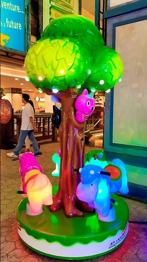 Carousel lucu kuda tupai pohon hijau #carousel