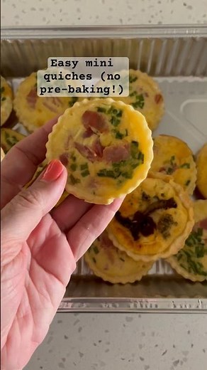 The best EASY mini quiches (no pre-baking). Not just for parties, perfect for freezing! #quiche