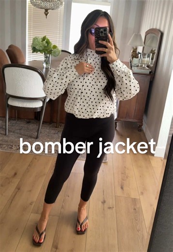 The perfect lightweight bomber jacket to transition from summer to fall #bomberjacket #croppedjacket #lightweightjacket #capris #summerwins