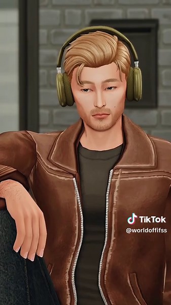 Exploring Town on Bikes: A Sims 4 Adventure