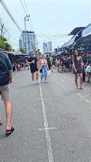 Chatuchak weekend Market Bangkok Thailand 🇹🇭❤️ . . . #chatuchakmarket #chatuchakweekendmarket #chatuchak #shopping #fblifestyle | Thailand in Motion