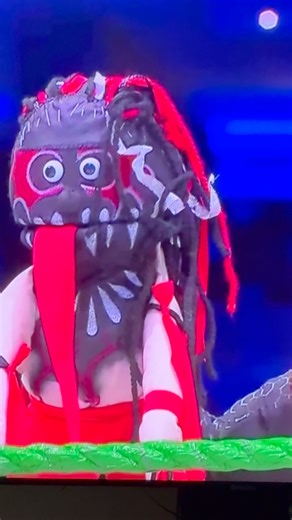 Eduardo Trejo on Instagram: "IGUANA PUPPET, DEMON PUPPET, BURGERS  THIS IS FREAKING AWESOME 藍藍藍 #WWE #AAA #TRIPLEMANIA #MEXICO"