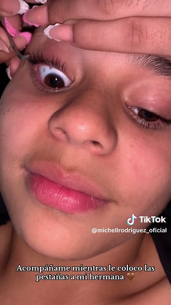 Cómo colocar pestañas punto a punto en casa