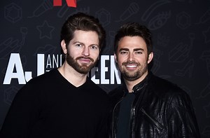 ‘Mean Girls’ Star Jonathan Bennett Engaged To Boyfriend Jaymes Vaughan!