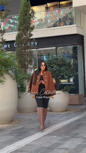 Afaw Collection🪬wafa on Instagram: "🍁🍂 Cape Royal 🍁🍂 L’élégance dans la simplicité ✨ Découvrez notre Cape Royal . Prix 🏷️: 4000 DA 📏 Taille standard . Numéro 🚚 Livraison disponible dans les 58 wilaya #collection #hiver"