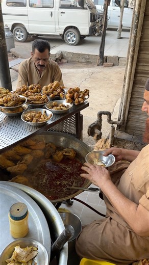 28K views · 197 reactions | Famous Goga Chicken Shorba | Lohari gate Lahore | explore with Humza | Explore With Humza | Facebook