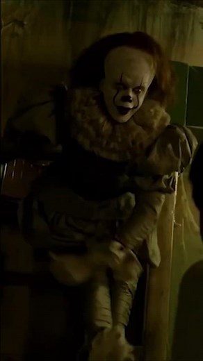 IT Movie Collectible | Bill Skarsgård Pennywise Prop Showcase