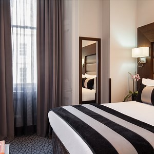 Discover the timeless elegance of Grand Royale Hyde Park, a distinguished 4-star hotel nestled in the heart of Bayswater. | Montcalm Collection