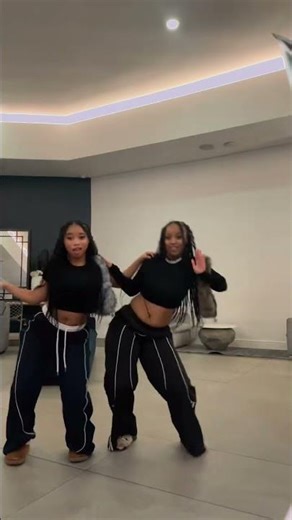 bubbles.flake W/twin@dudursa0. ❤️🥺 Amapiano Trending Dance Challenge #amapianodancechallenge #dance