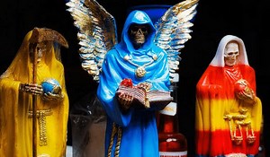 RECONOCE LAS SEÑALES QUE LA SANTA MUERTE TE ESCUCHA