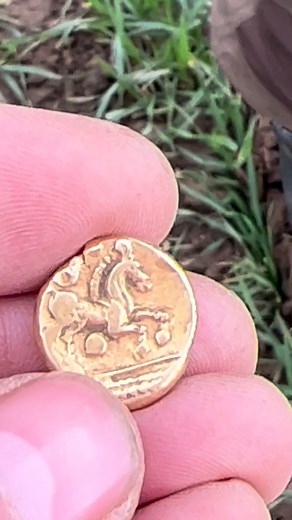 This is the day Chris V found a beautiful full gold stater one day in a field in Oxfordshire. #metaldetecting #metaldetector #metaldetectingfinds | The Metal Detectives Group