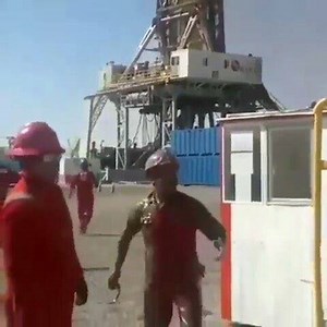 706K views · 1K reactions | Todos son ateos hasta que el pozo se viene  Reposted from @drilling_and_telemetry (@get_regrann) - Выброс. Blowout #drilling_and_telemetry #directional_drilling #drilling_russia #perfoblogger #blowout #авариянабуровой ◾◾◾◾◾◾ Follow our hashtag #perfoblogger #oilfield #petroleo #drilling #oilfield #gas - #regrann | PerfoBlogger | Facebook