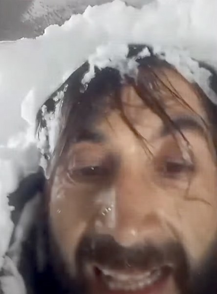 'I can't move at all': Man clearing snow shoots terrifying footage as avalanche buries him