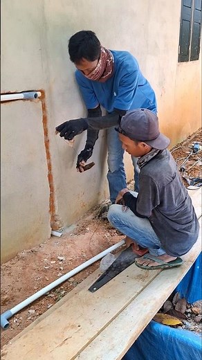 This is an easy way to cut the end of a water pipe.