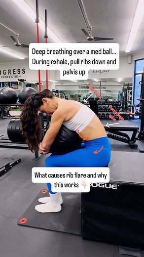 🚨OPEN ME🚨 STOP Ignoring your Rib Flare! (Not gunna lie, I did for years too 😅) That protruding rib cage? It’s not just cosmetic…it’s a breathing and stability issue! ➡️ What is Rib Flare? It’s when the lower ribs lift and angle outward… usually due to poor deep core control, hyperextended lumbar spine, anterior pelvic tilt and poor breathing mechanics. Think: tight spinal extensors, underactive core, and shallow, vertical chest breathing. ➡️ Why It Matters: Rib flare throws off everything… - 