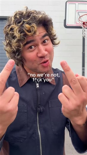 5 Seconds of Summer | Michael won his game btw | Instagram