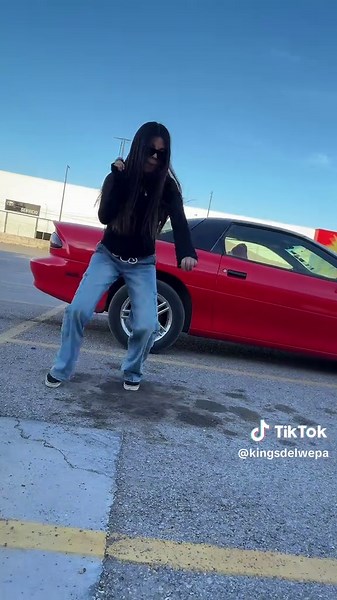 Cumbia Wepa Dance Moves with Ximena Yebra