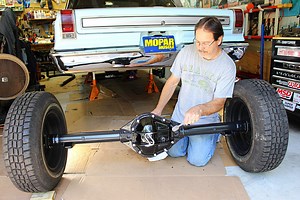 How To Score & Rebuild A Dana 60 Rear For Free!