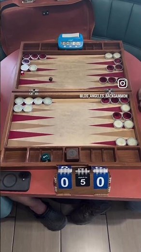 Hans vs Maeis - EPIC #Backgammon CLASH [Katgammon board]! 🎲🎲
